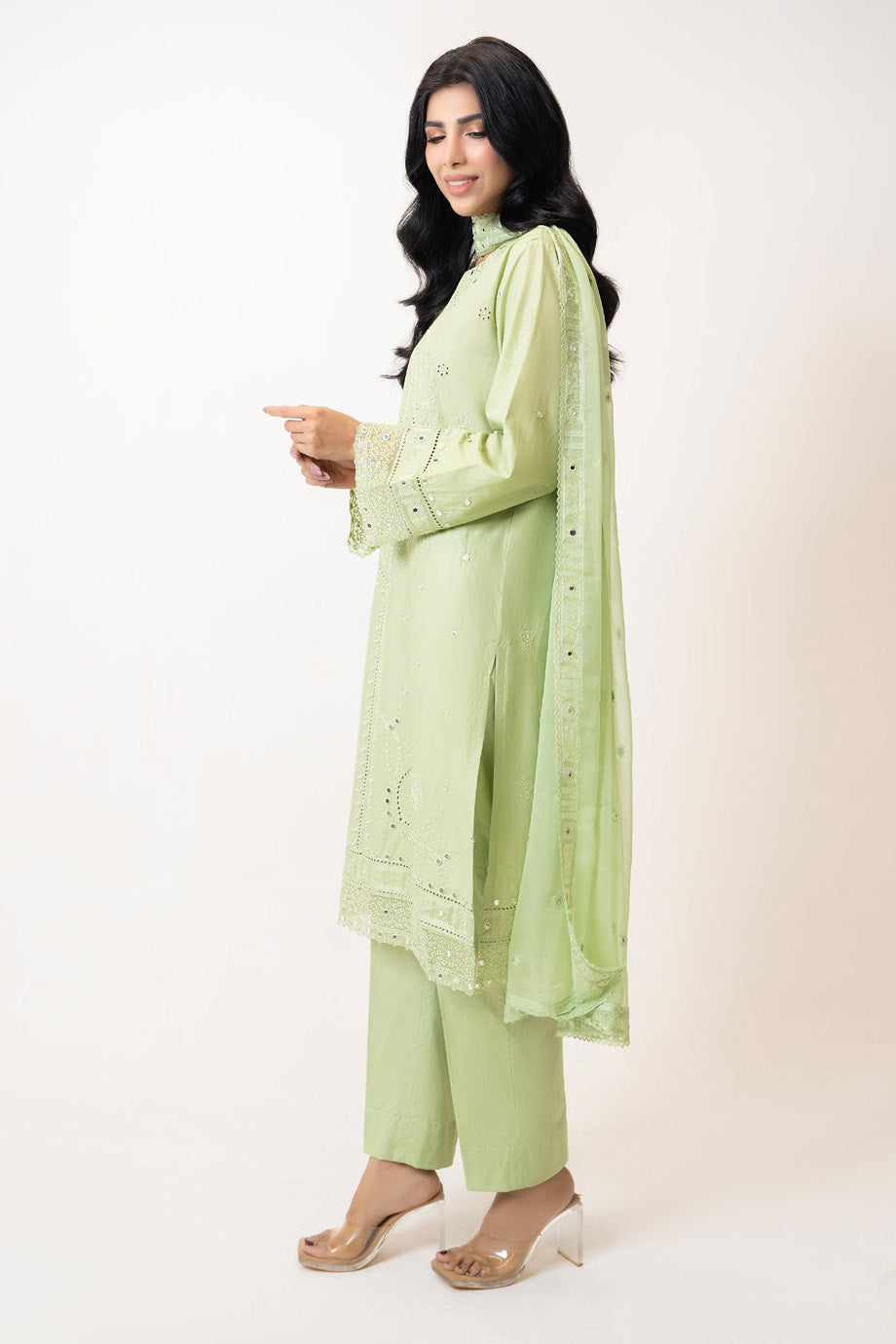 3Pc Lawn Embroidered Suit
