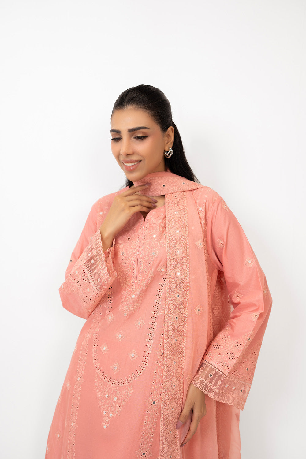 3Pc Lawn Embroidered Suit
