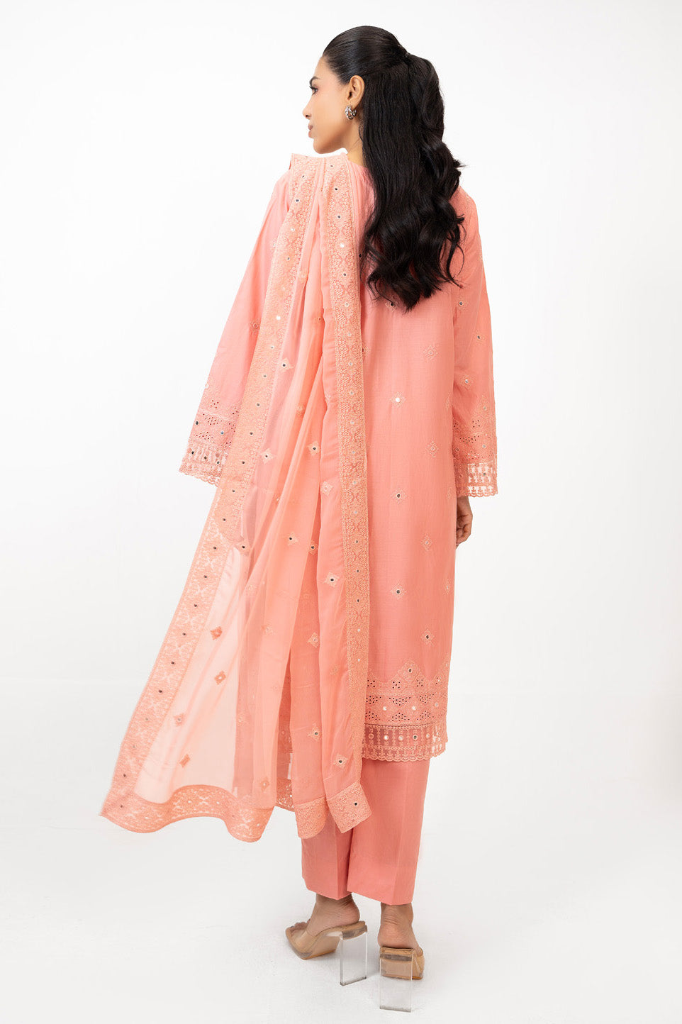 3Pc Lawn Embroidered Suit