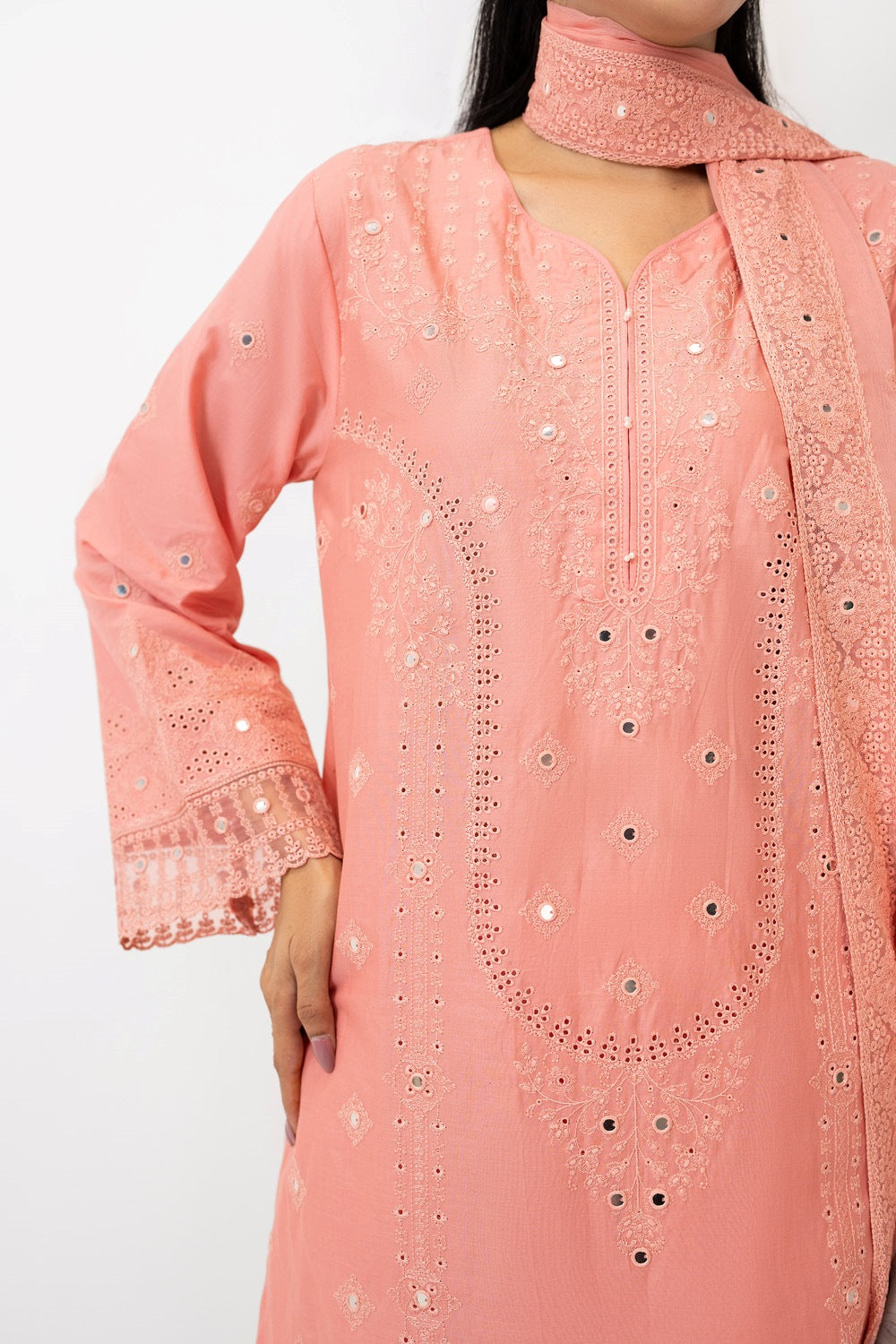 3Pc Lawn Embroidered Suit