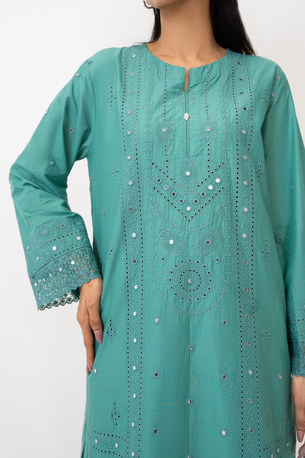 3Pc Lawn Embroidered Suit