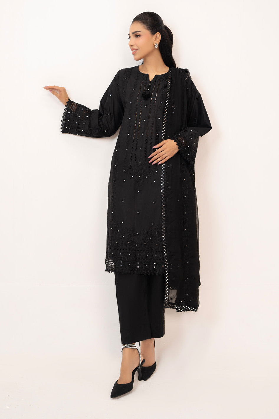3Pc Lawn Embroidered Suit