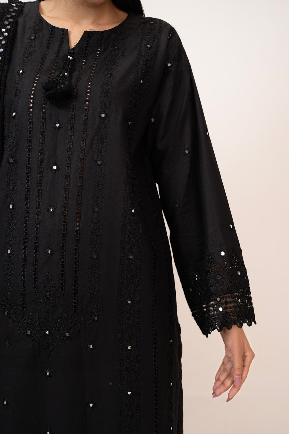 3Pc Lawn Embroidered Suit