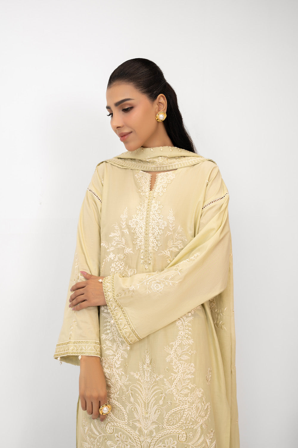 3Pc Lawn Embroidered Suit