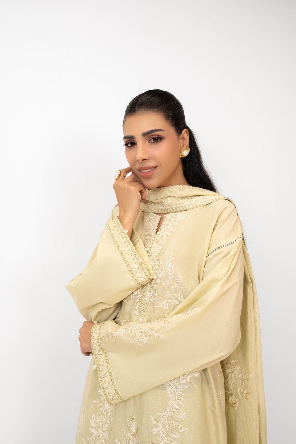 3Pc Lawn Embroidered Suit