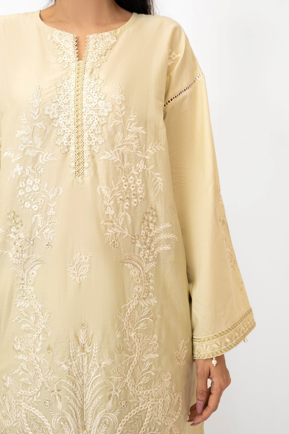 3Pc Lawn Embroidered Suit