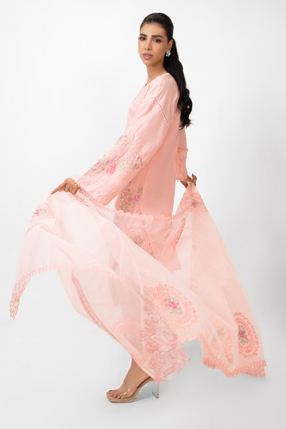 3Pc Lawn Embroidered Suit