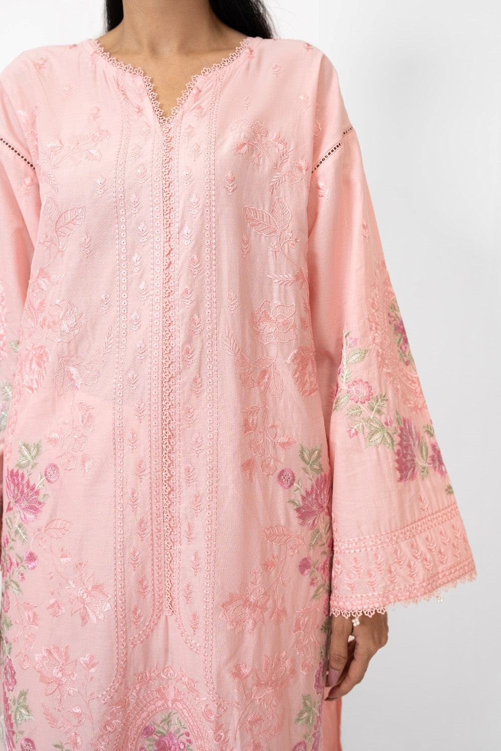 3Pc Lawn Embroidered Suit