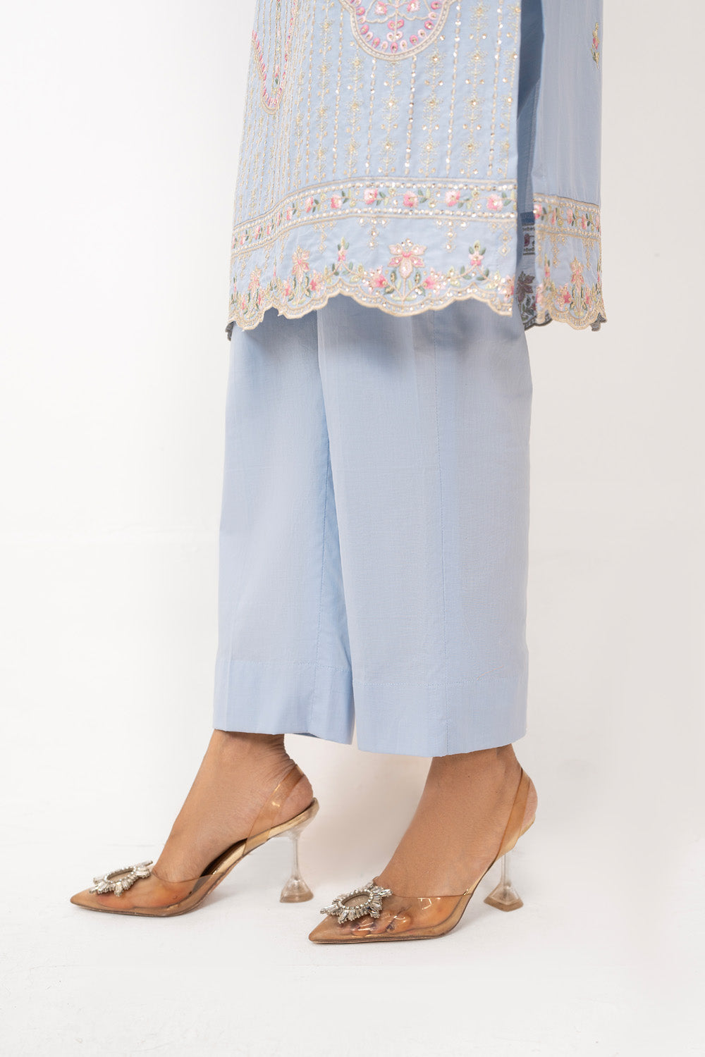 3Pc Lawn Embroidered Suit