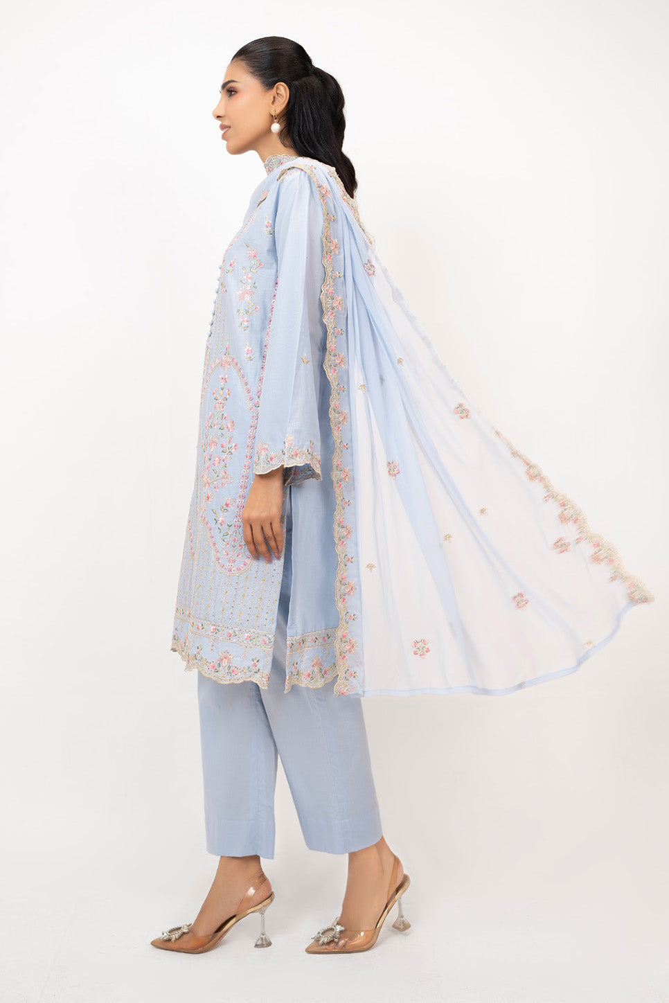 3Pc Lawn Embroidered Suit