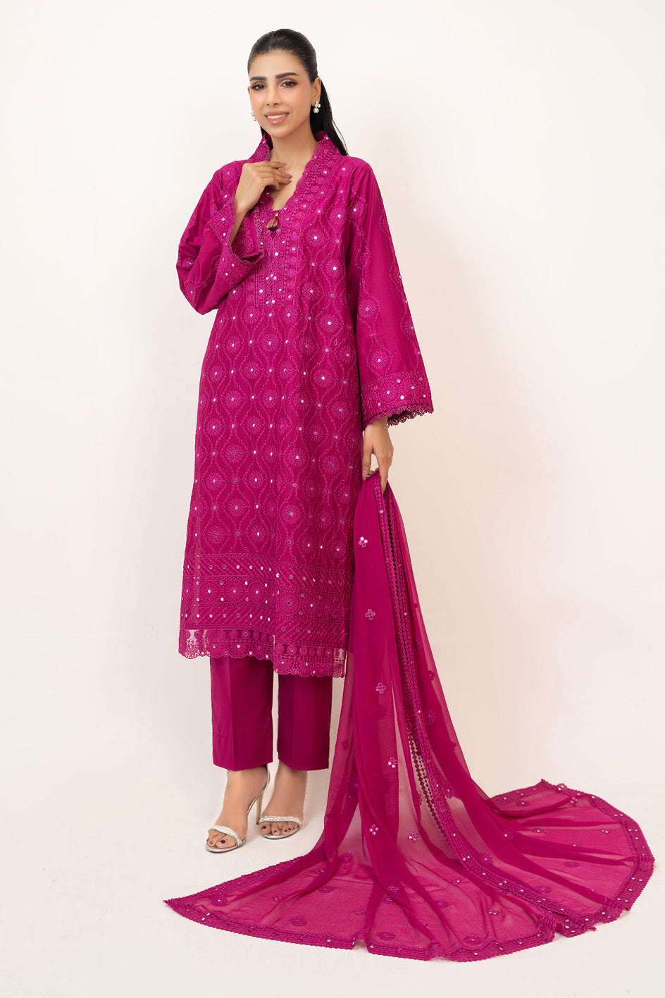 3Pc Lawn Embroidered Suit