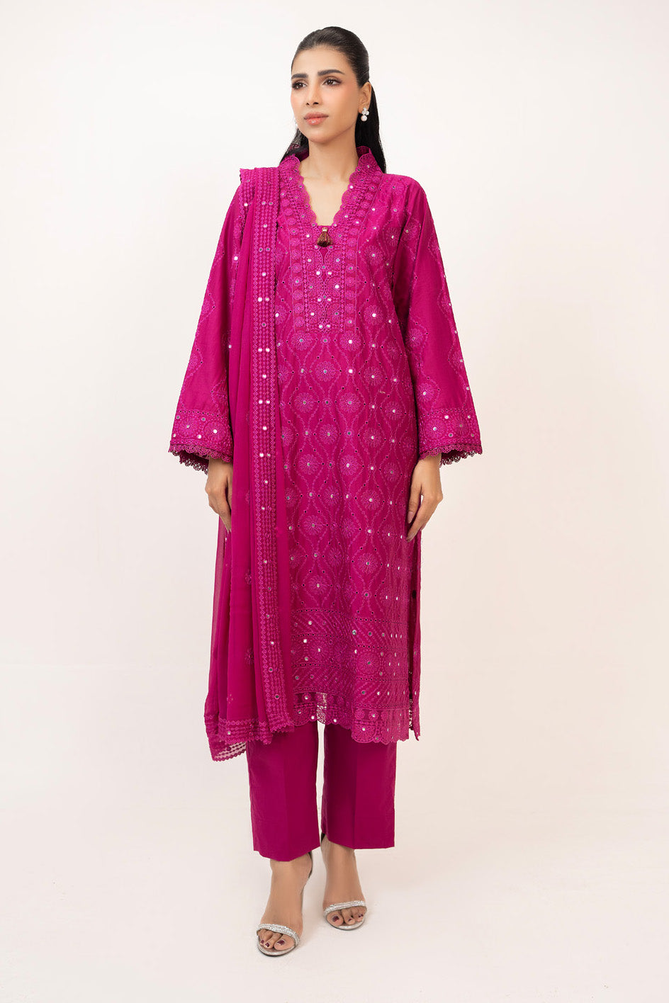 3Pc Lawn Embroidered Suit