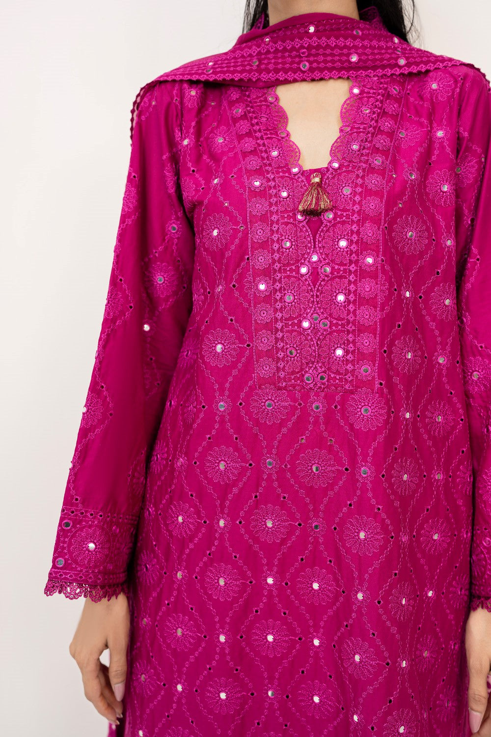 3Pc Lawn Embroidered Suit