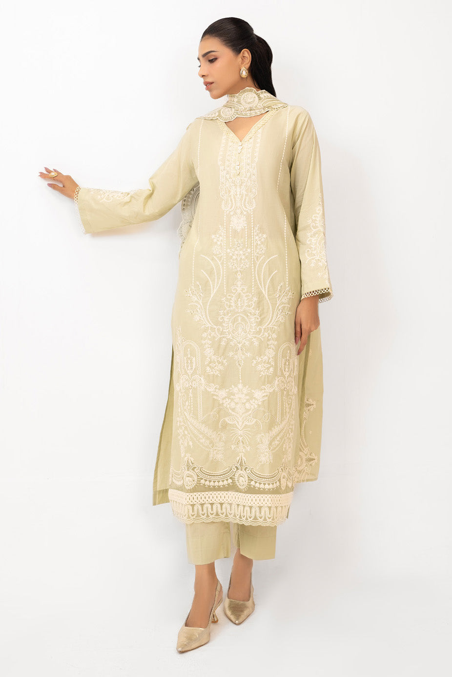 3Pc Lawn Embroidered Suit