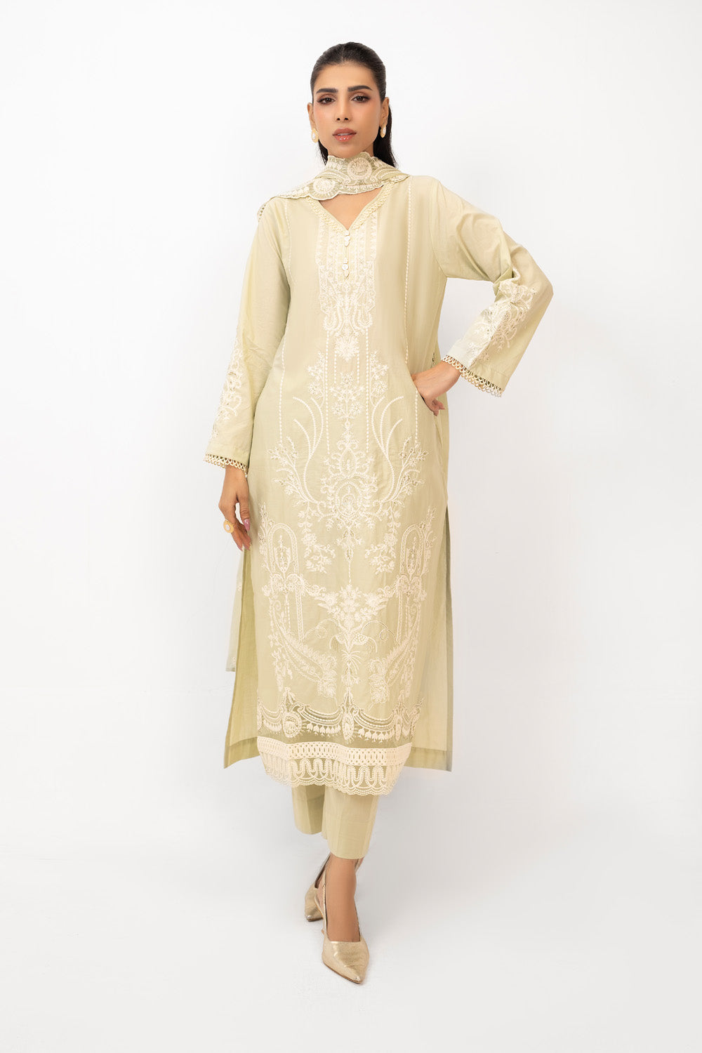 3Pc Lawn Embroidered Suit