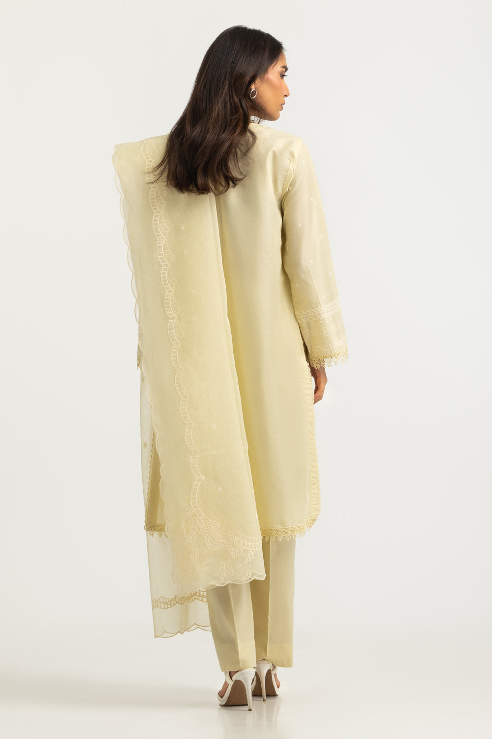 3Pc Lawn Embroidered Suit