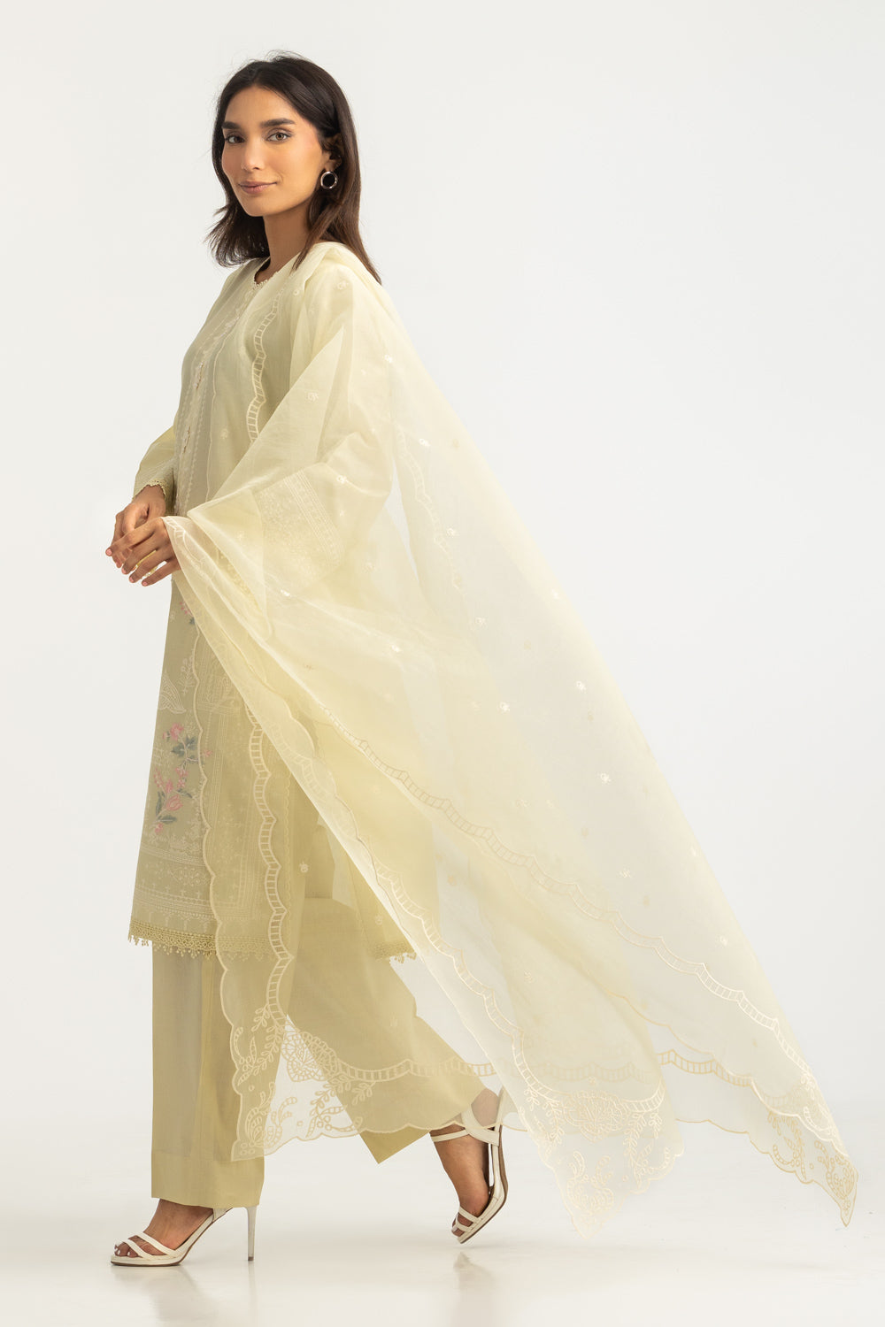 3Pc Lawn Embroidered Suit