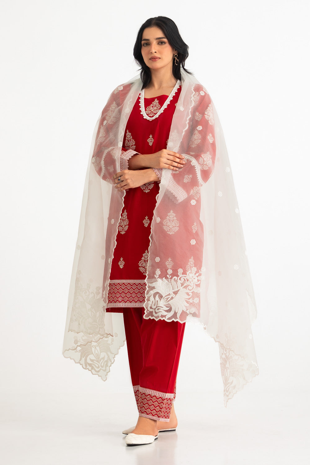 3Pc Lawn Embroidered Suit