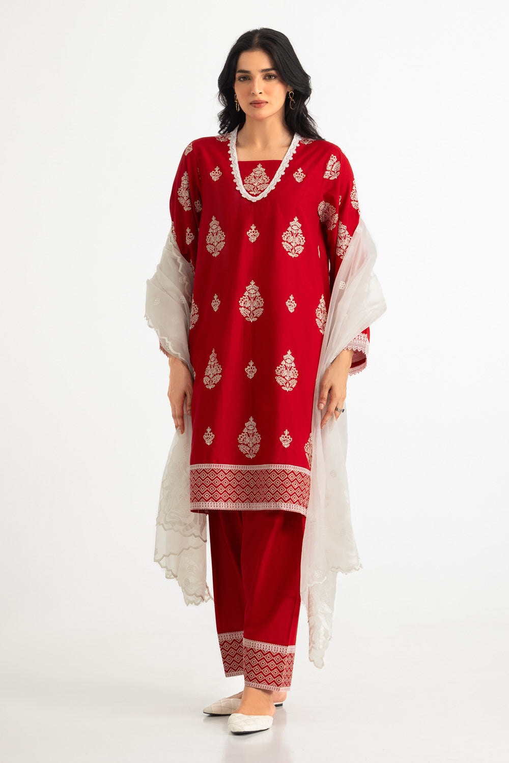 3Pc Lawn Embroidered Suit