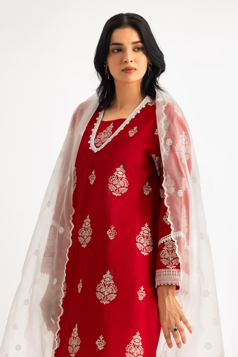 3Pc Lawn Embroidered Suit