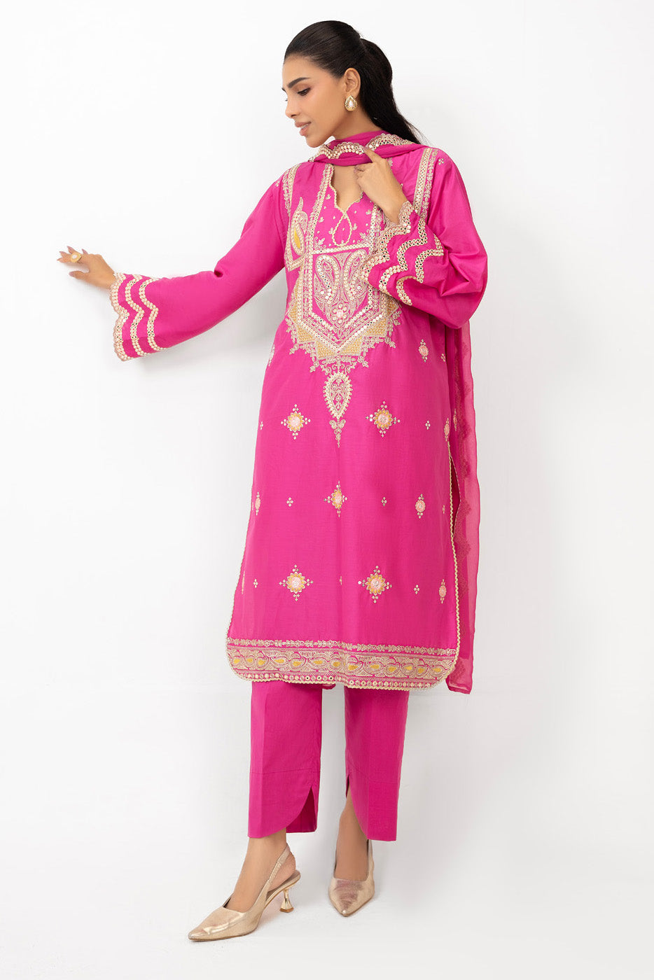 3Pc Lawn Embroidered Suit
