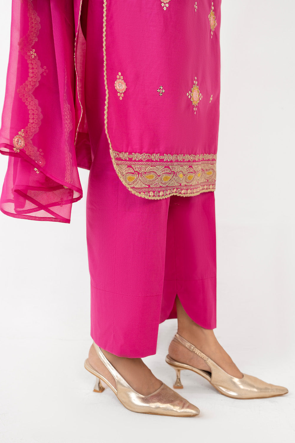 3Pc Lawn Embroidered Suit