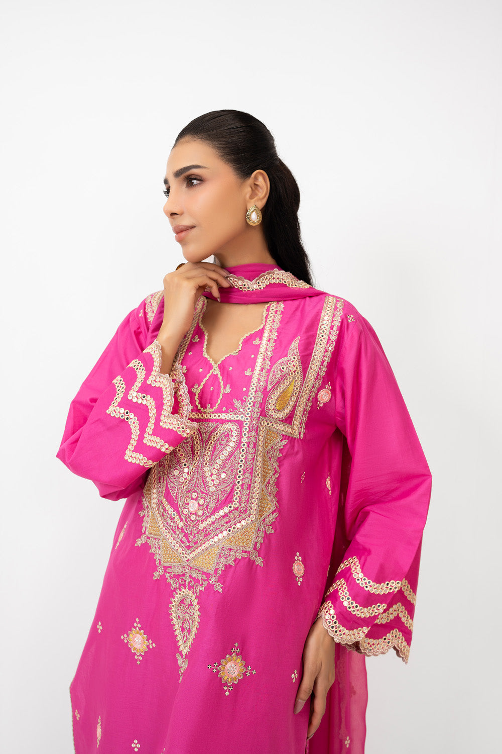 3Pc Lawn Embroidered Suit