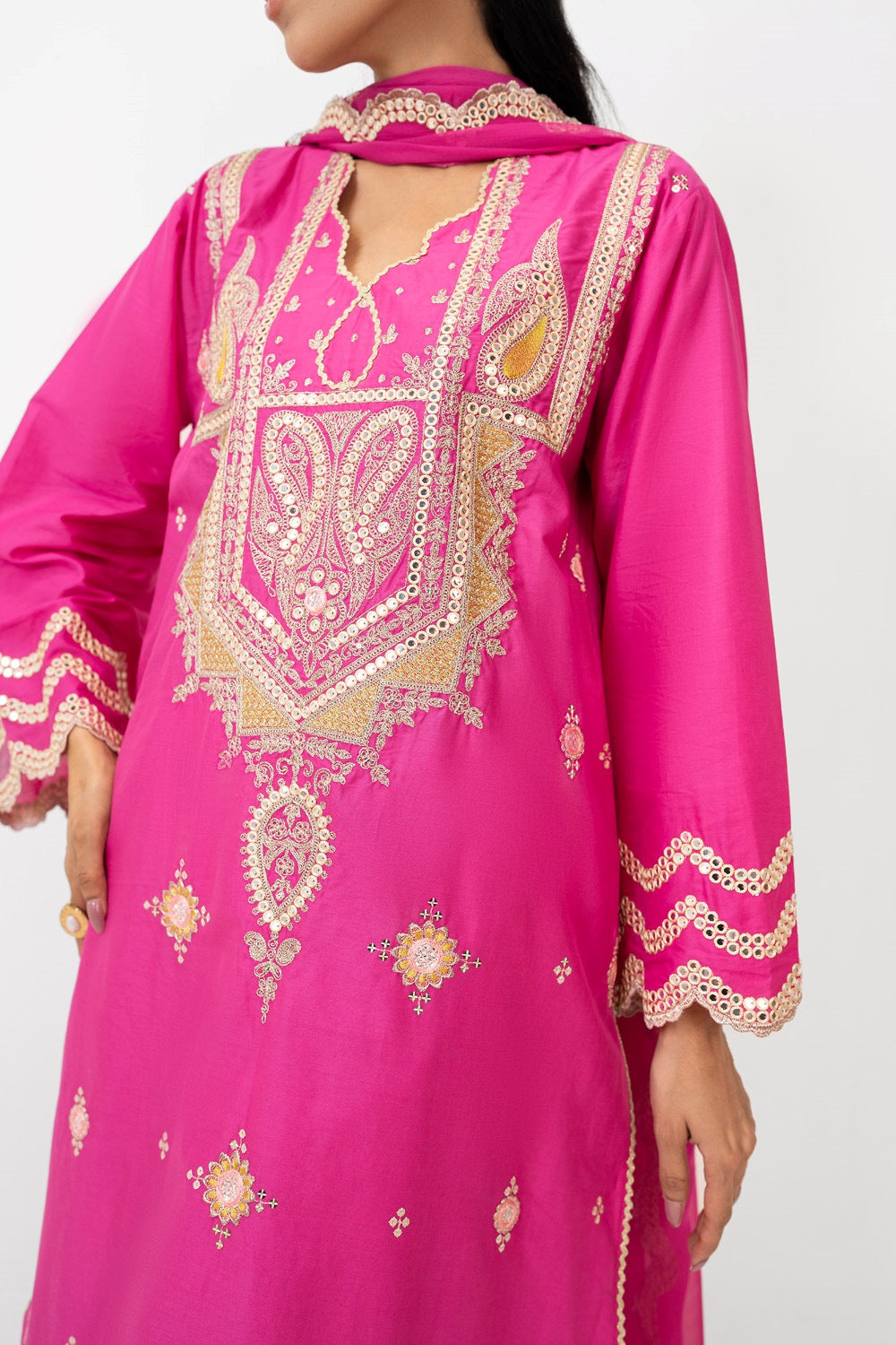 3Pc Lawn Embroidered Suit