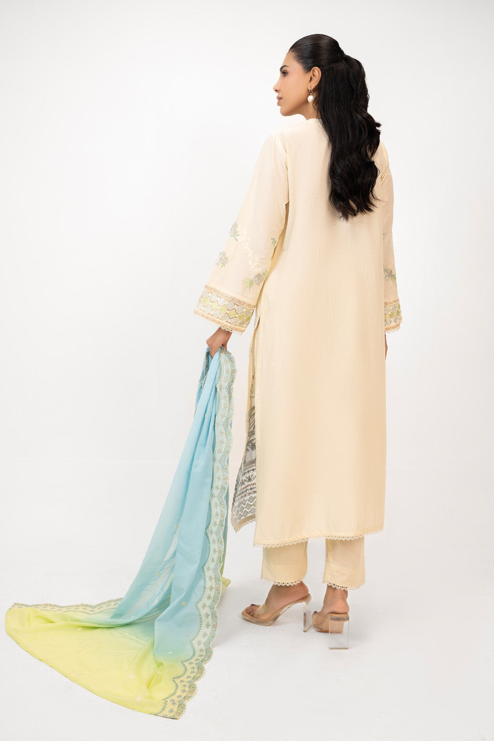 3Pc Lawn Embroidered Suit