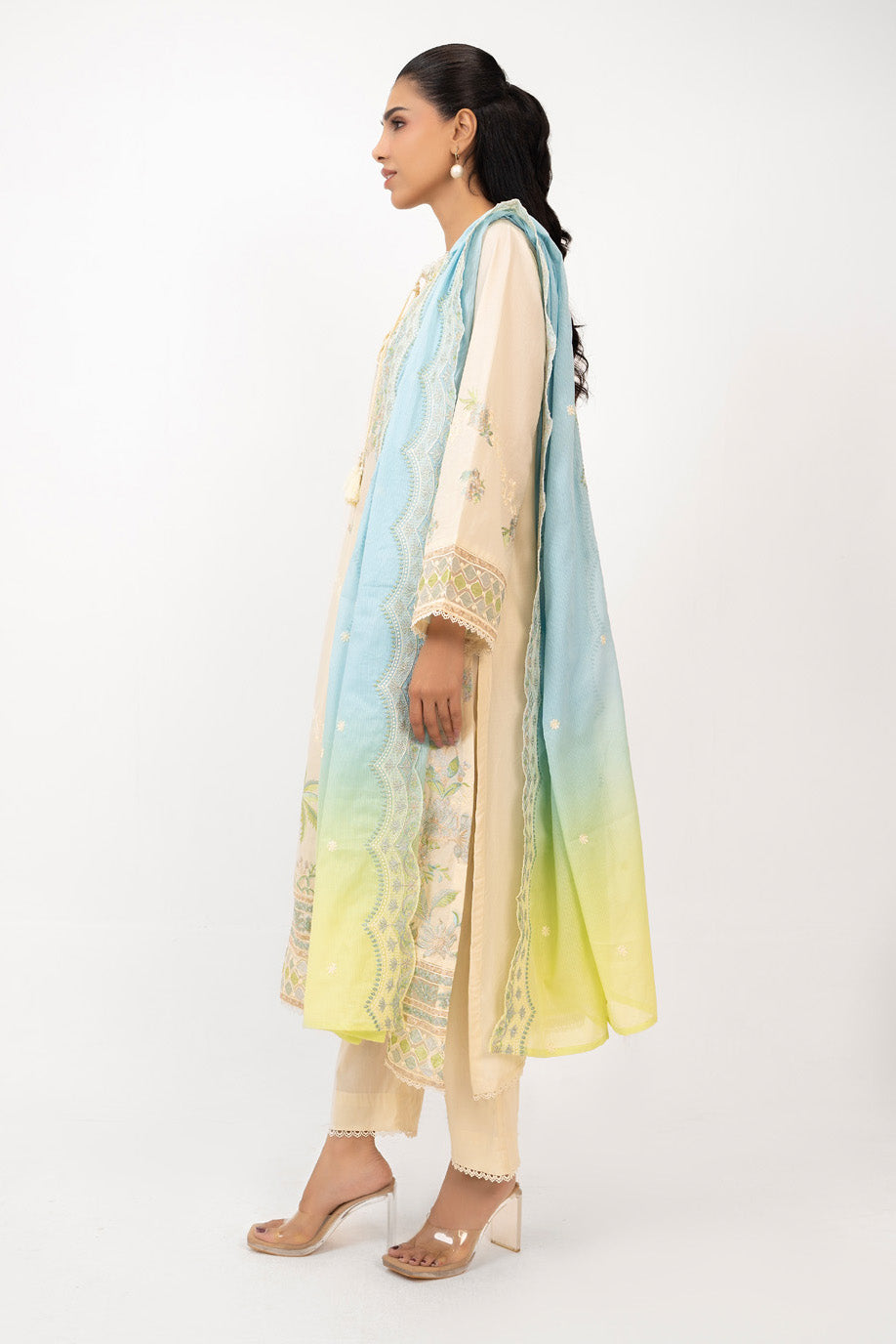 3Pc Lawn Embroidered Suit
