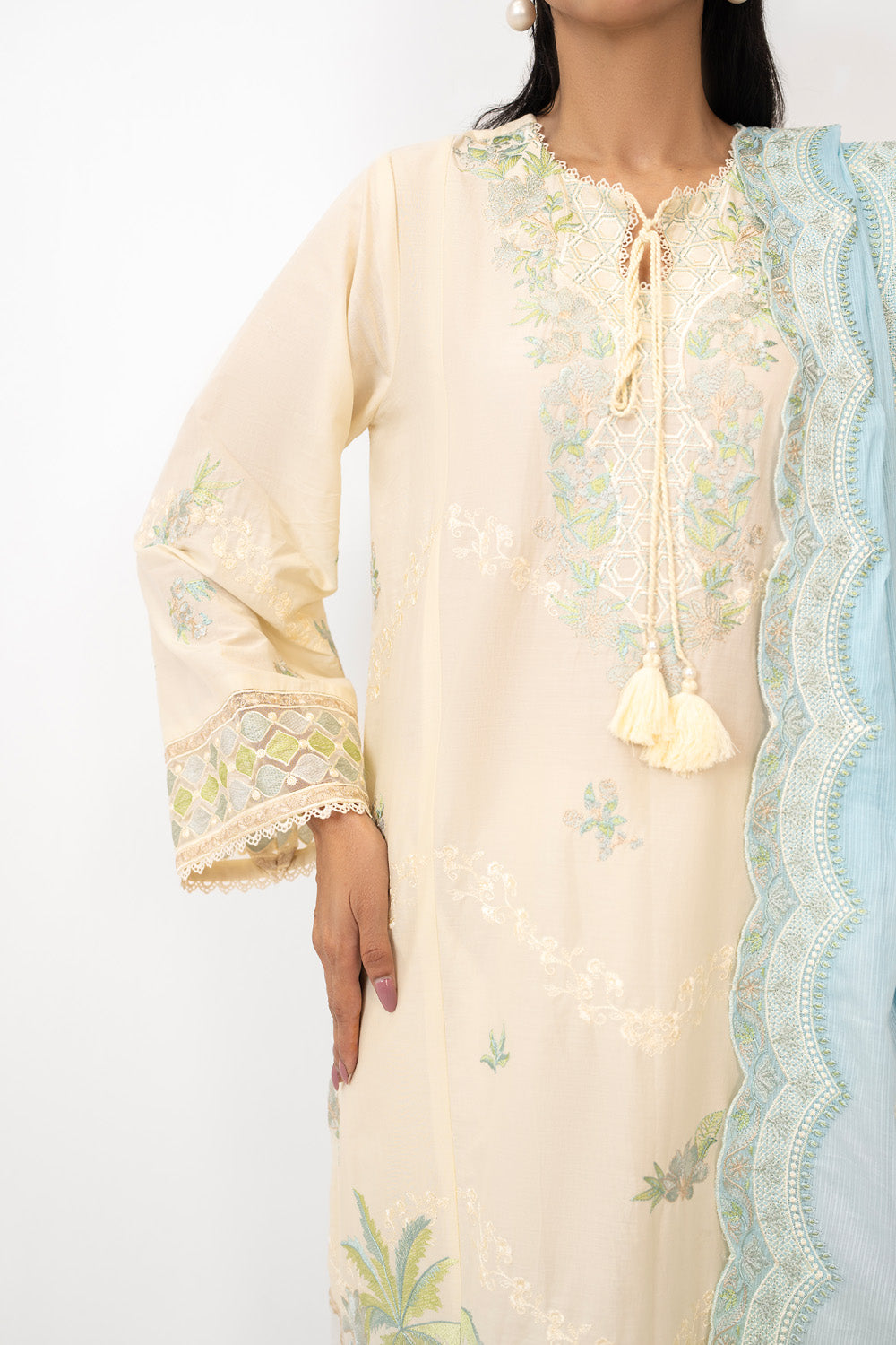 3Pc Lawn Embroidered Suit
