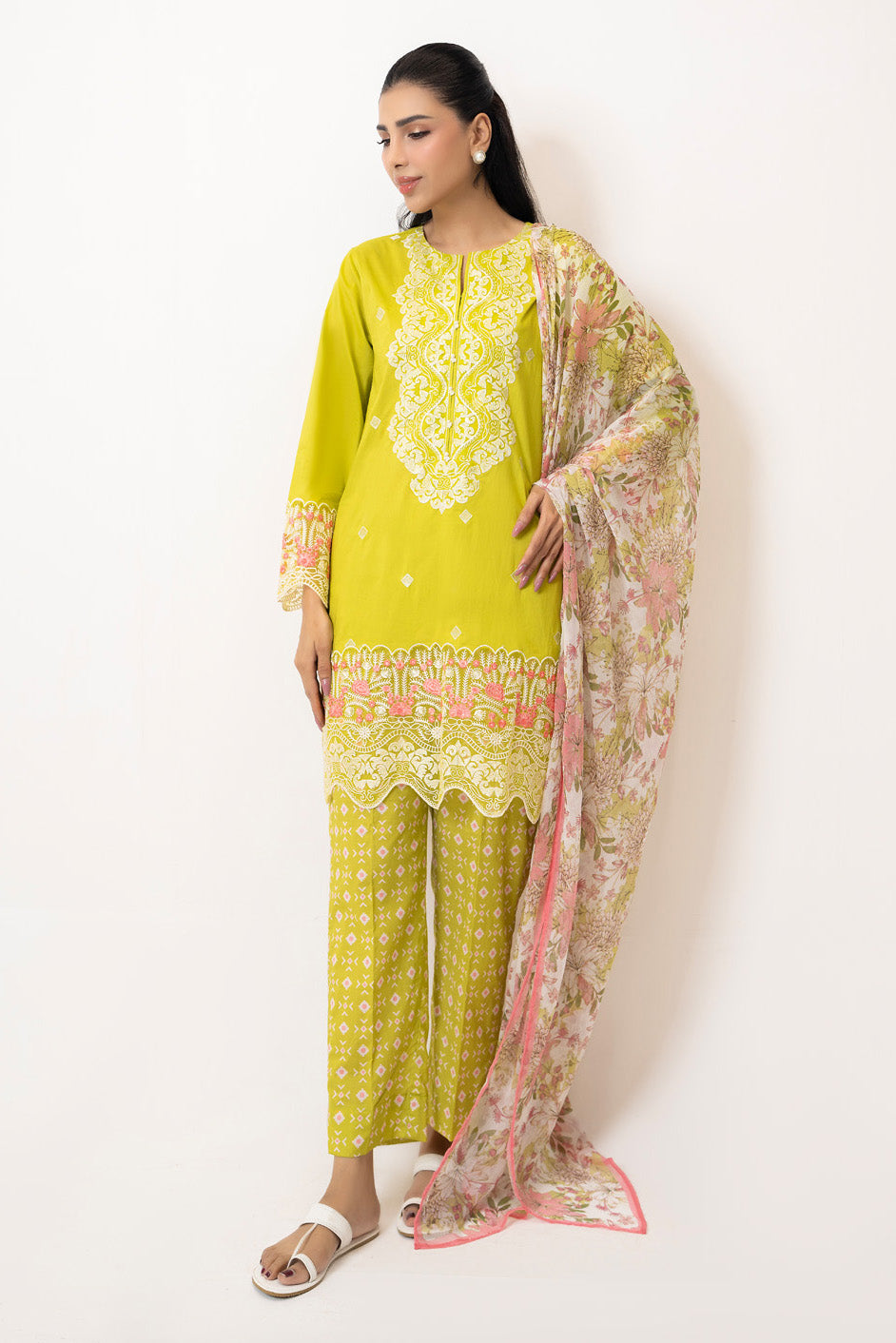3Pc Lawn Embroidered Suit