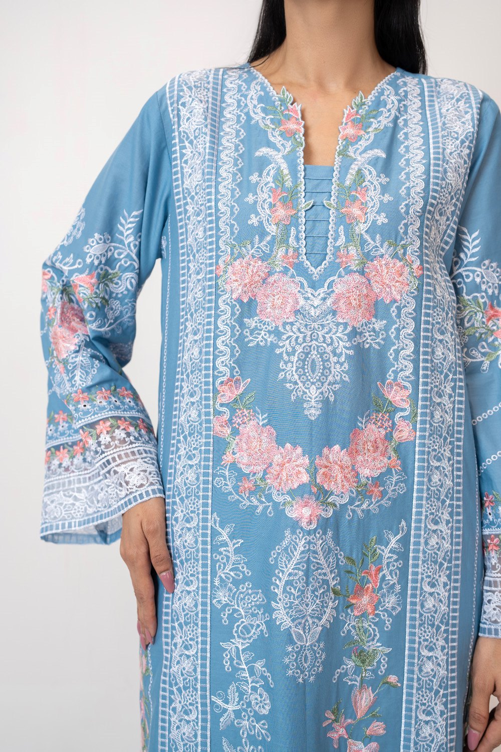 3PC Lawn Embroidered Suit