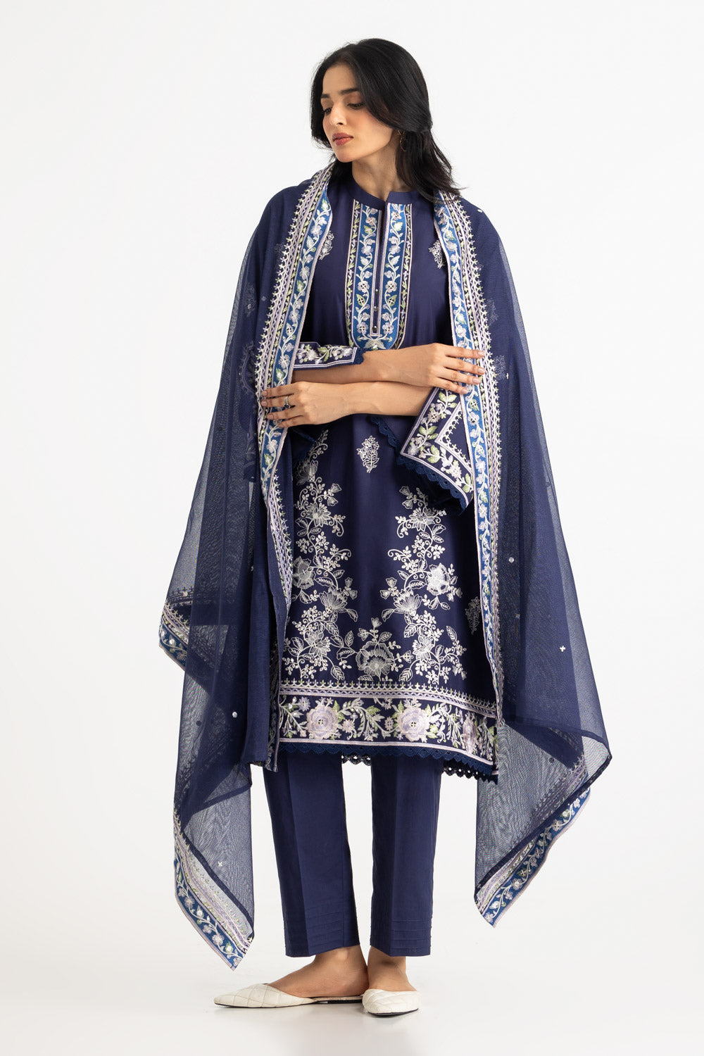 3Pc Lawn Embroidered Suit