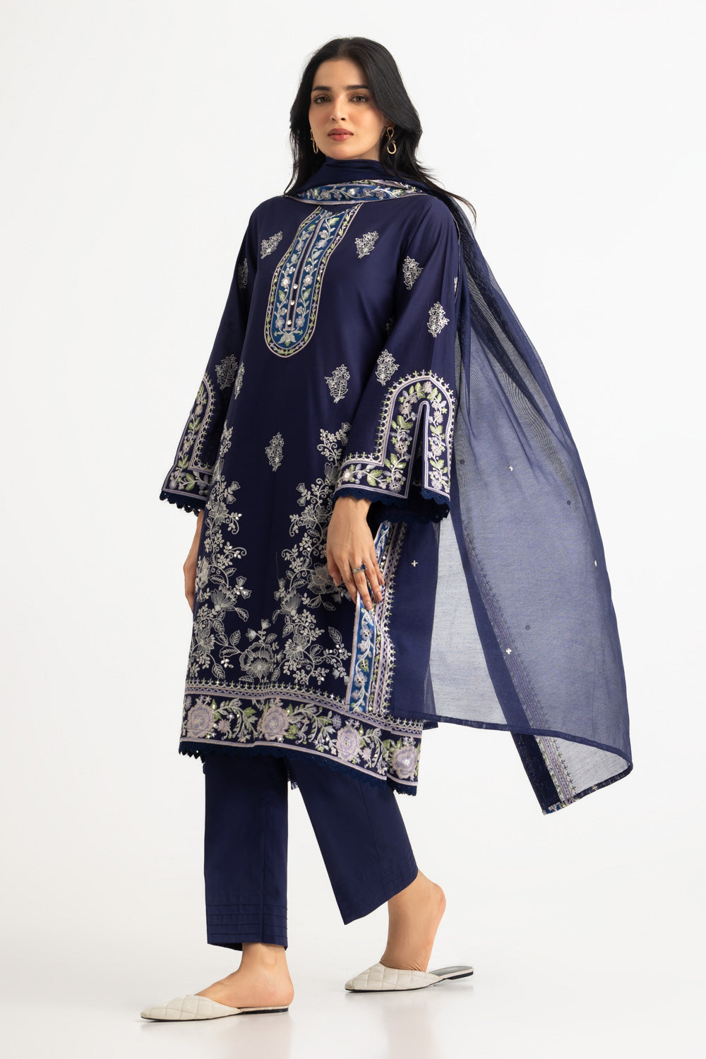3Pc Lawn Embroidered Suit