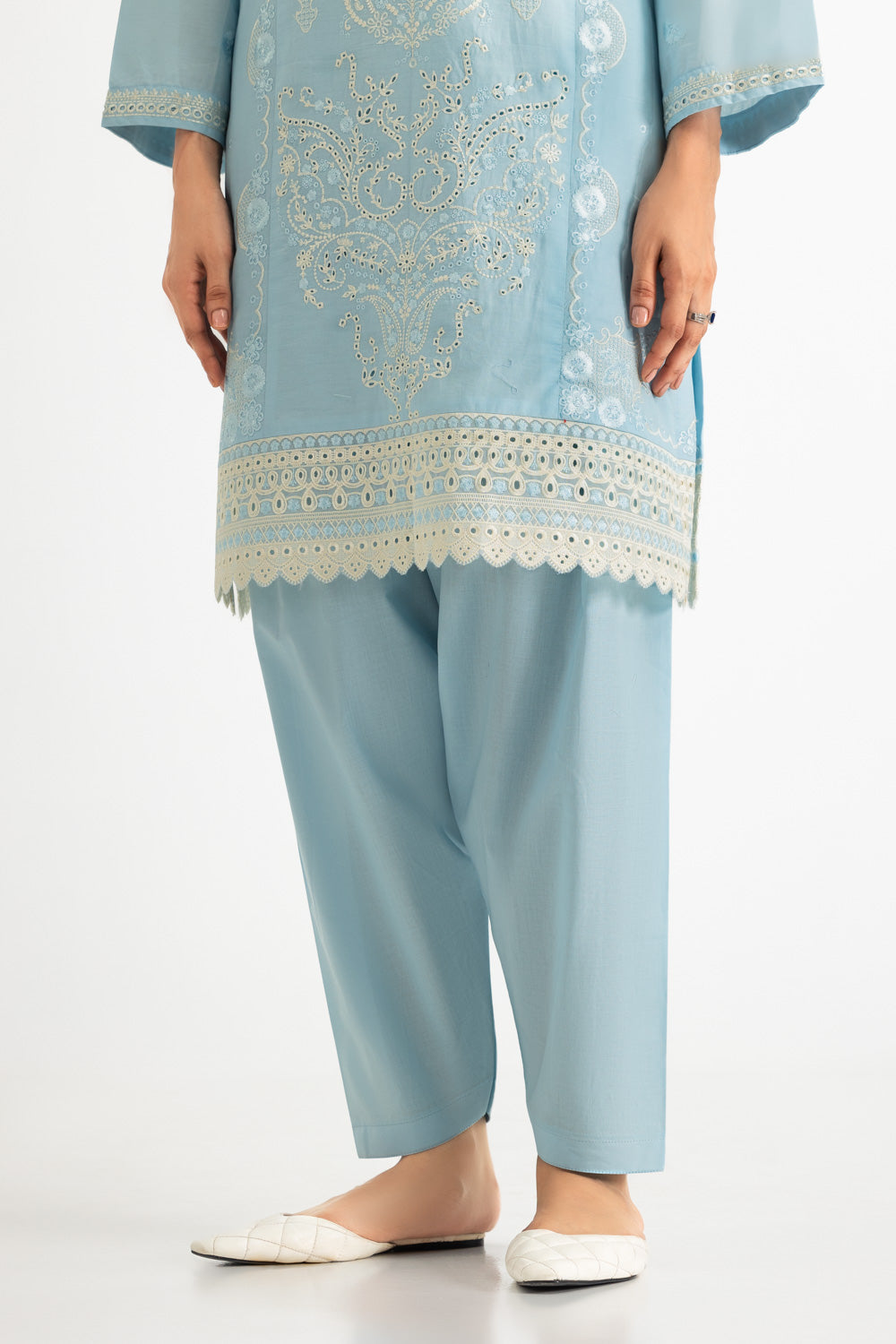 3Pc Lawn Embroidered Suit