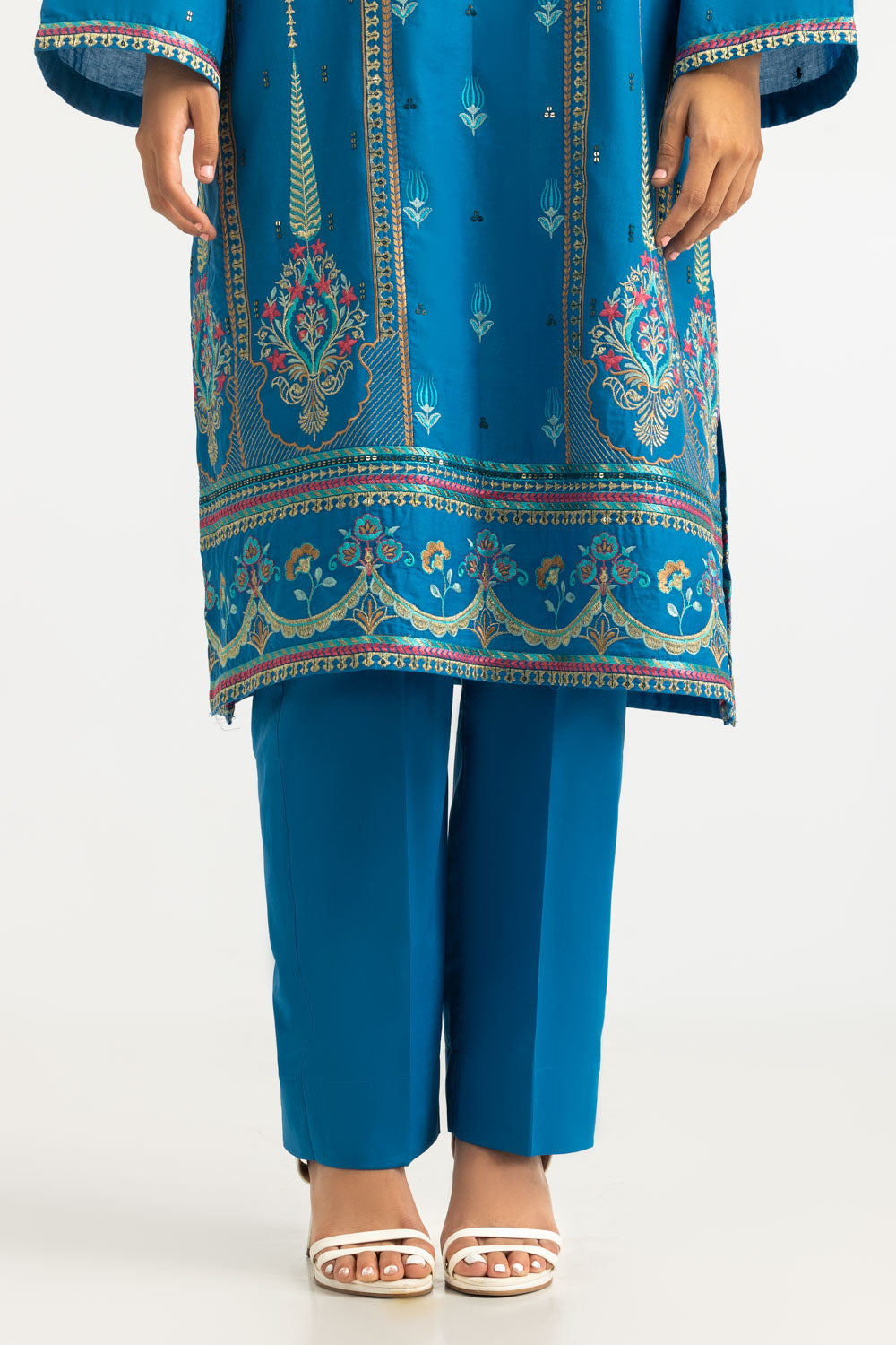 3Pc Lawn Embroidered Suit