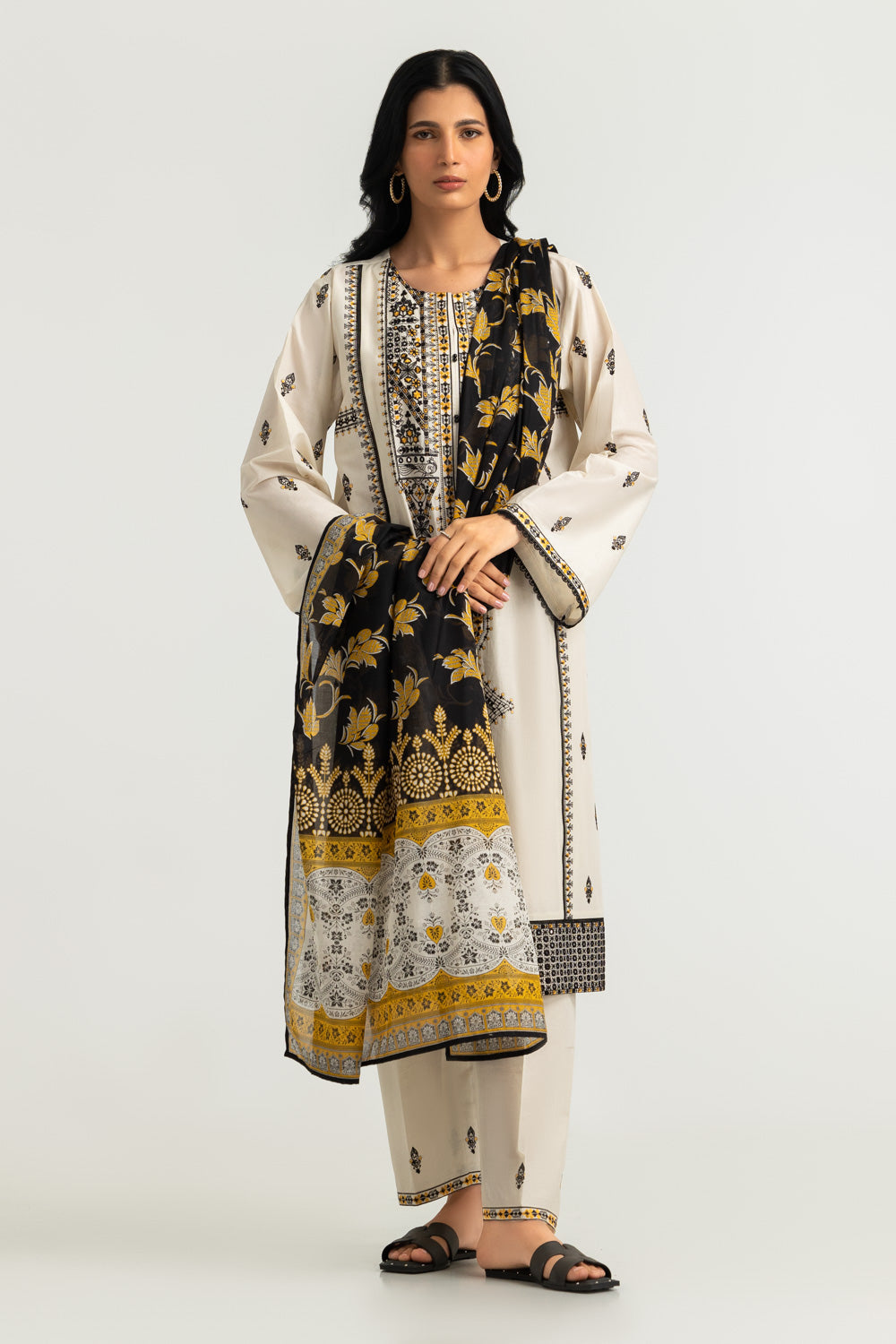 3PC Lawn Embroidered Suit