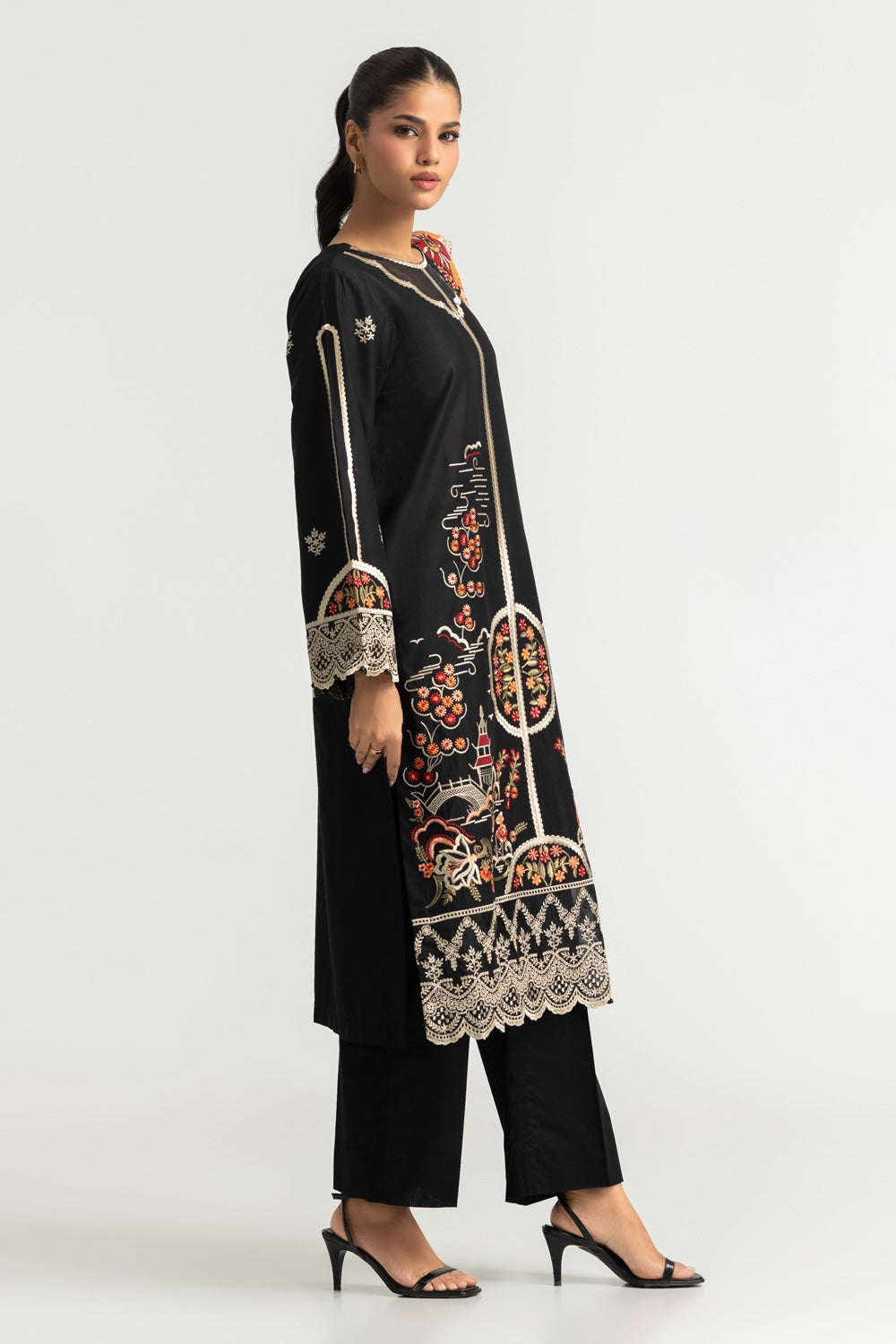 3PC Lawn Embroidered Suit