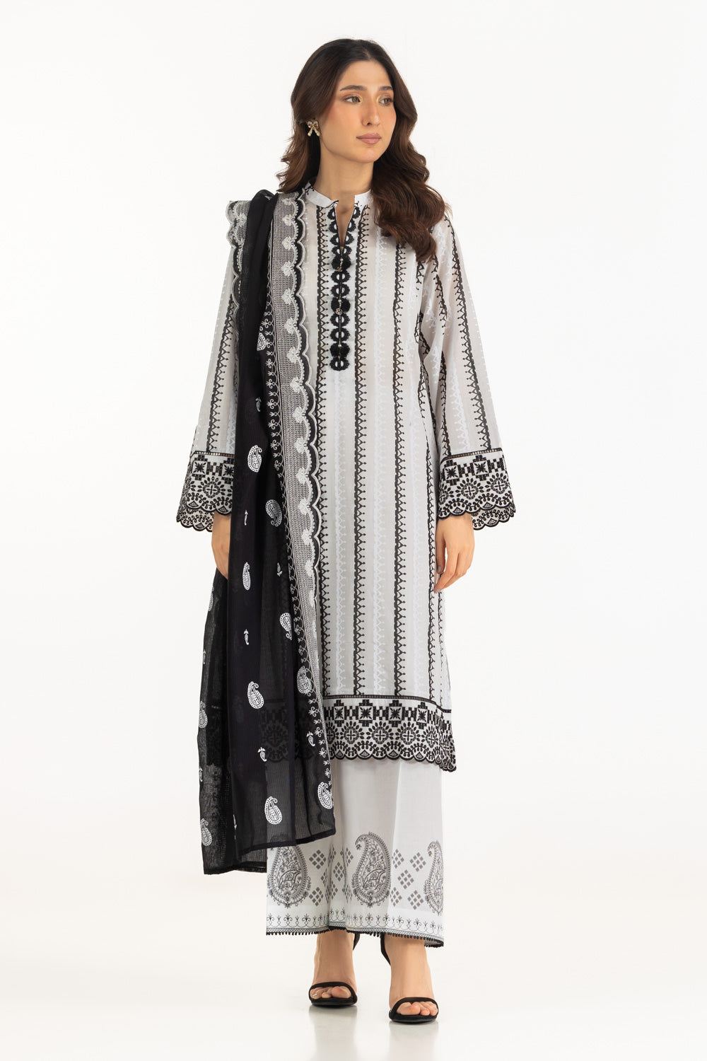 3Pc Lawn Lacquer Printed Suit With Embroidered