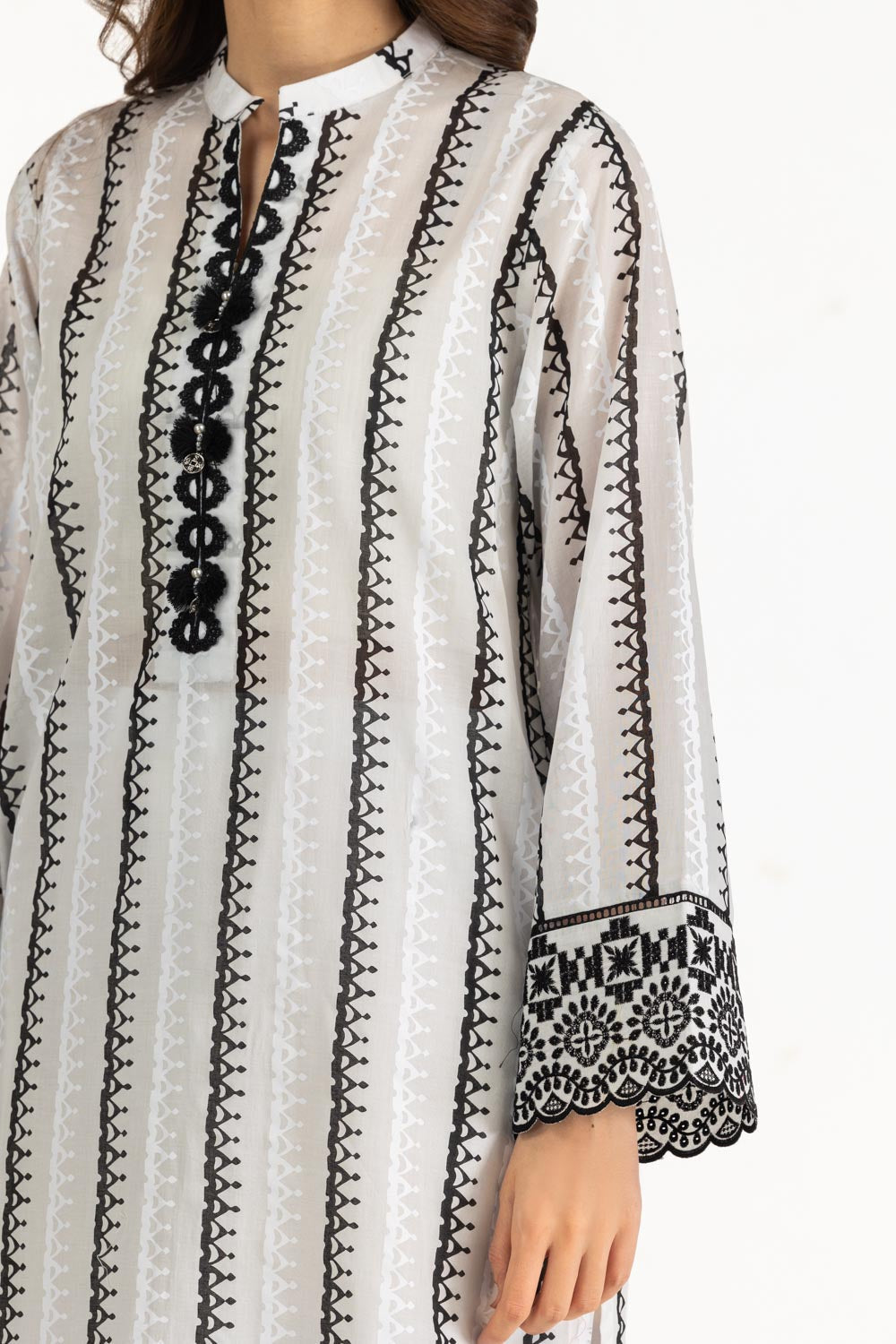 3Pc Lawn Lacquer Printed Suit With Embroidered