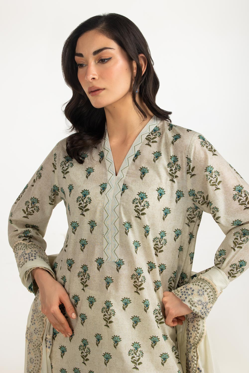 3Pc Lawn Printed Suit With Embroidered
