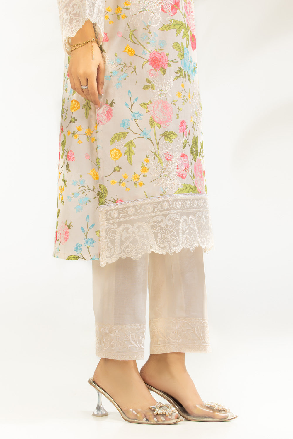 3Pc Lawn Printed Suit With Embroidered