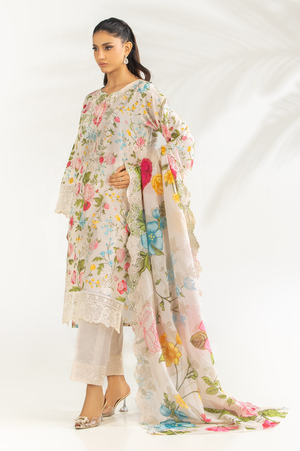 3Pc Lawn Printed Suit With Embroidered
