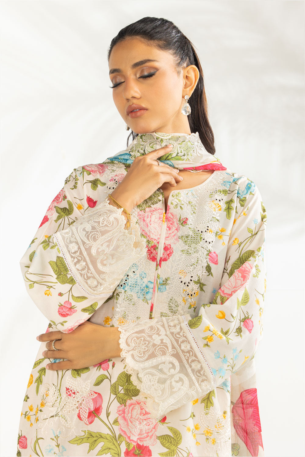 3Pc Lawn Printed Suit With Embroidered