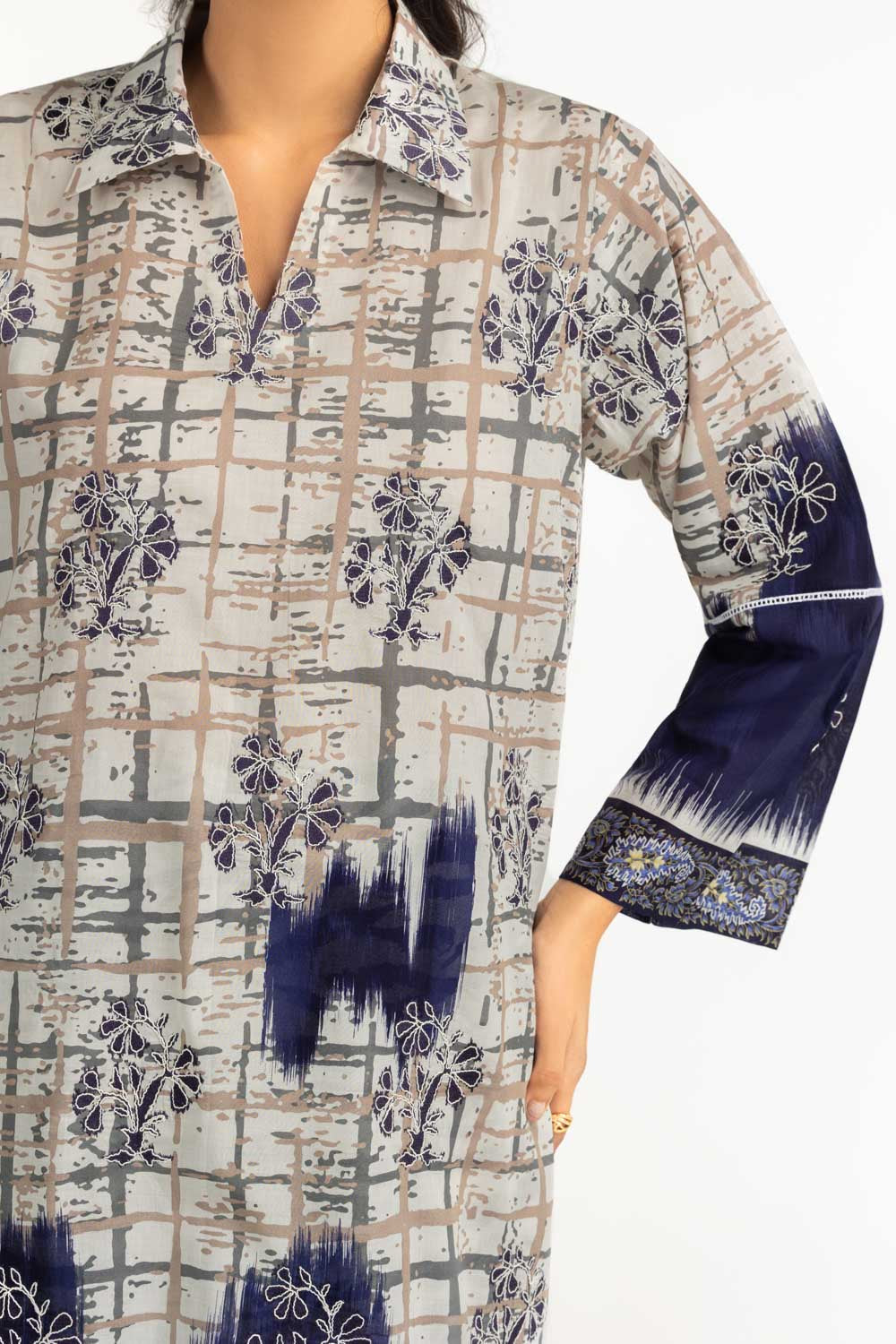 3Pc Lawn Printed Suit With Embroidered