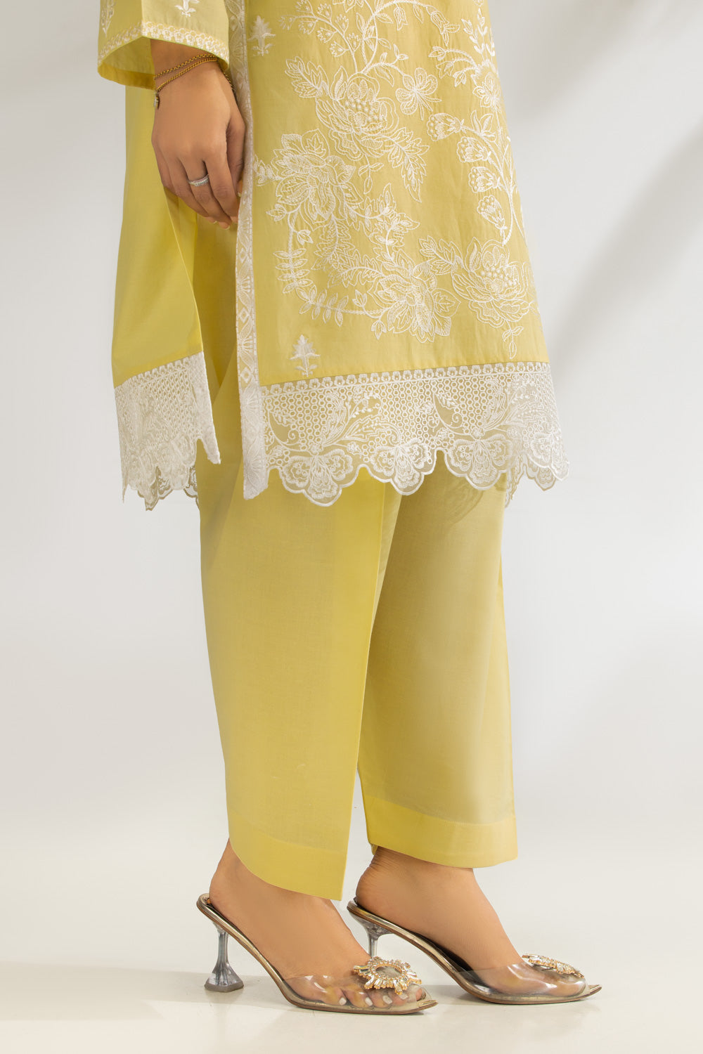 3Pc Lawn Printed Suit With Embroidered