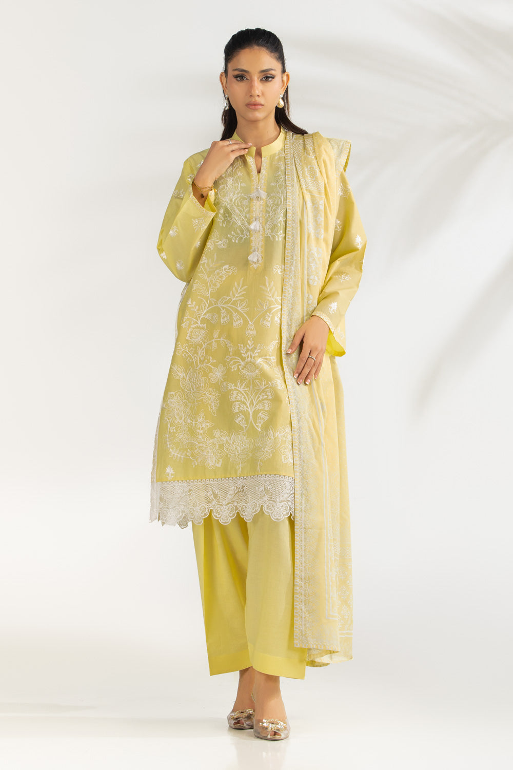 3Pc Lawn Printed Suit With Embroidered