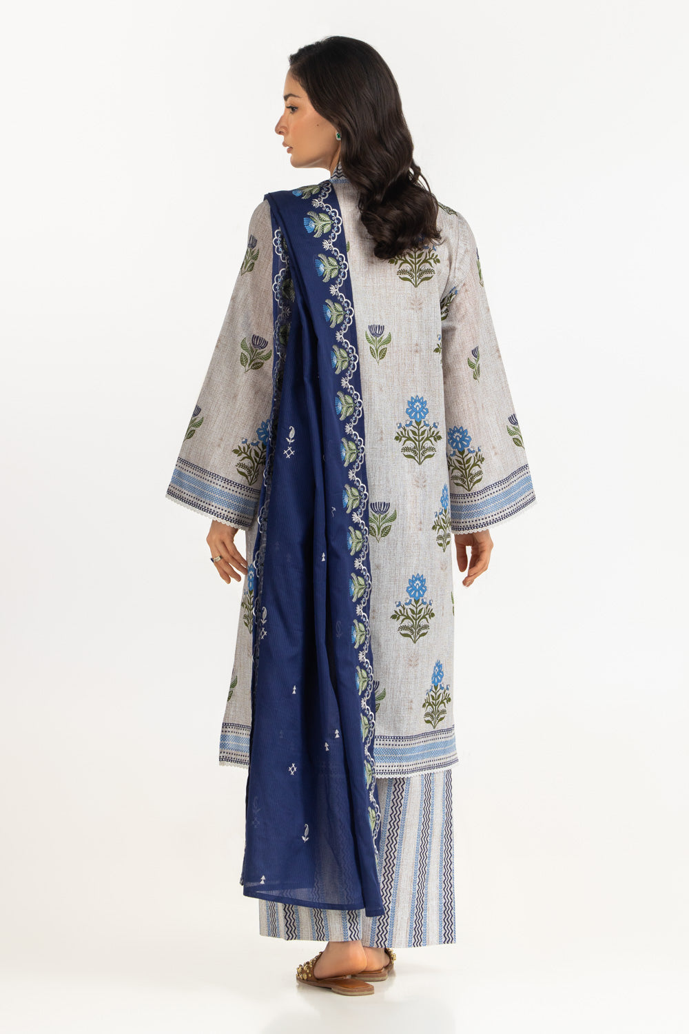 3Pc Lawn Printed Suit With Embroidered