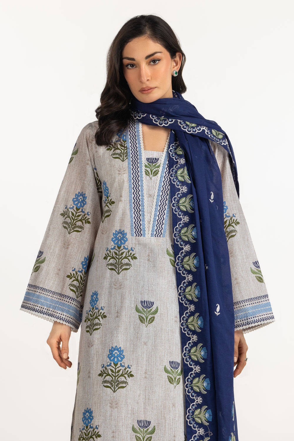 3Pc Lawn Printed Suit With Embroidered